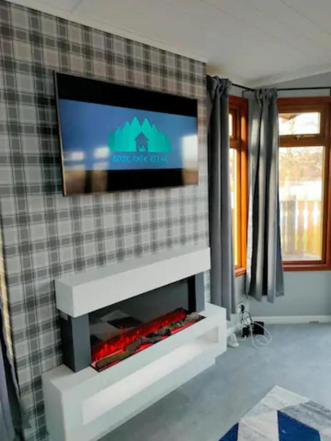 4 Bed Luxury Lodge With Hot Tub Near Lake District Warton  Luaran gambar