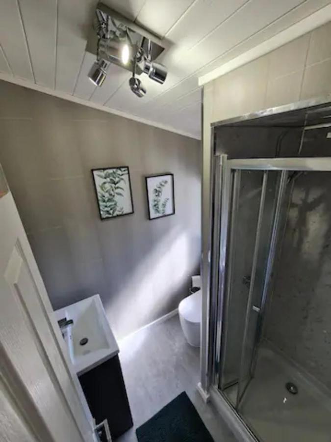 4 Bed Luxury Lodge With Hot Tub Near Lake District Warton  Luaran gambar