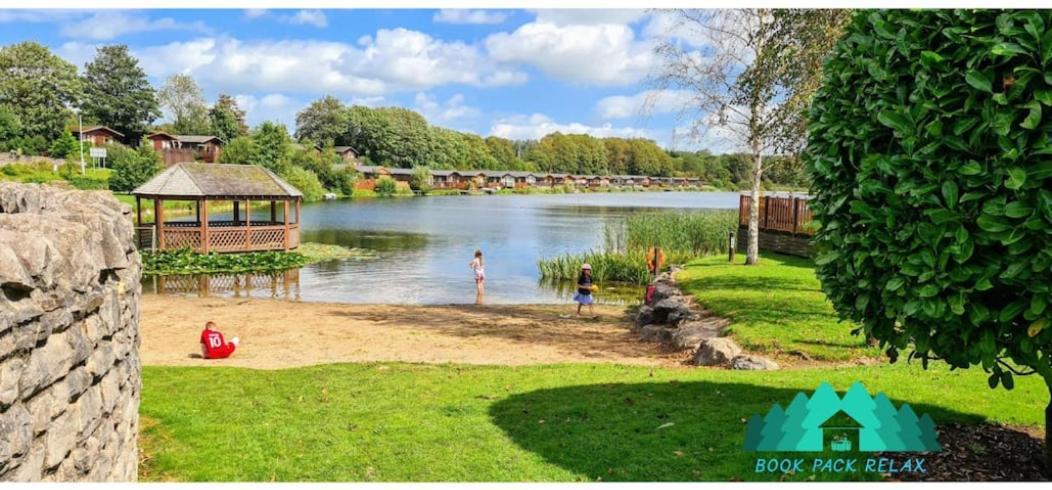 4 Bed Luxury Lodge With Hot Tub Near Lake District Warton  Luaran gambar